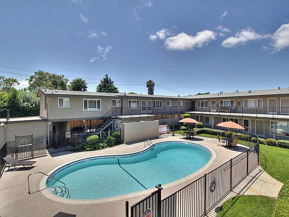 5th image of 55 Evandale Ave #3B