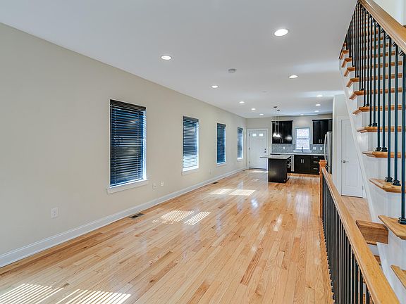4th image of 2255 Montrose St #1