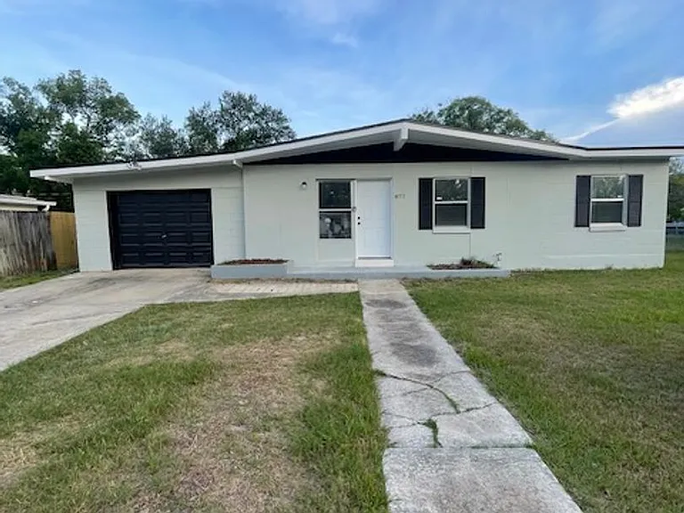 877 Horizon St — Photo 2