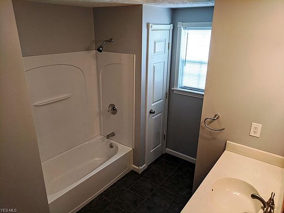3rd image of 410 17th St NW