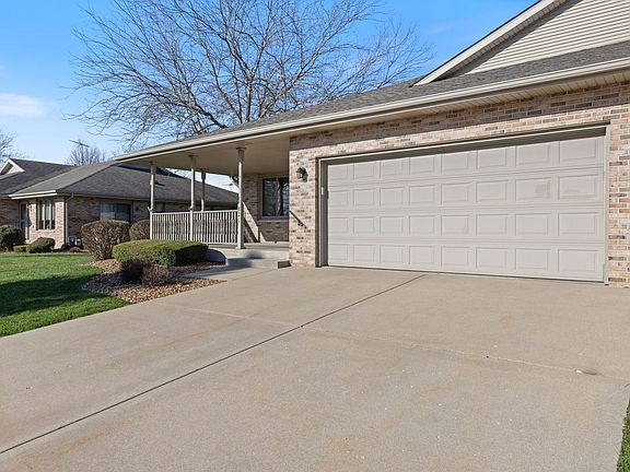3rd image of 821 Wyndstone Dr
