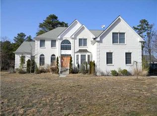 7 Carnegie St, Monroe Township, NJ 08831