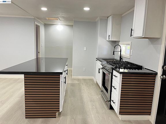 5th image of 28124 Murcia St