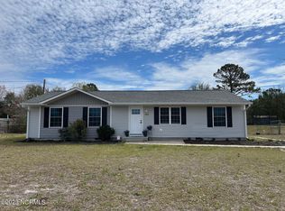 104 Riegel Dr, Hubert, NC 28539