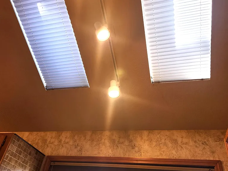 611 NE Tracker Ct — Photo 22