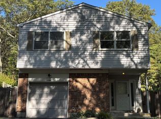 679A Meadow Rd, Smithtown, NY 11787