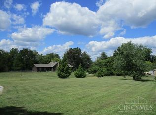 1073 Davis Rd, Hamilton, OH 45013