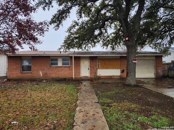 462 Hialeah, San Antonio, TX 78218