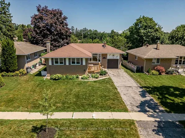 23 Downsview Dr, Barrie, ON L4M 4P7