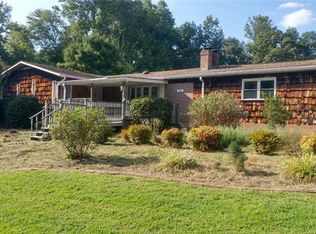 22 N Forrest Dr, Thomasville, NC 27360