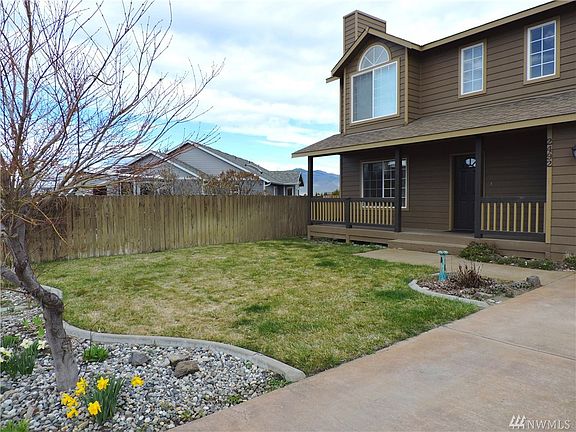 3rd image of 2492 Plateau Dr