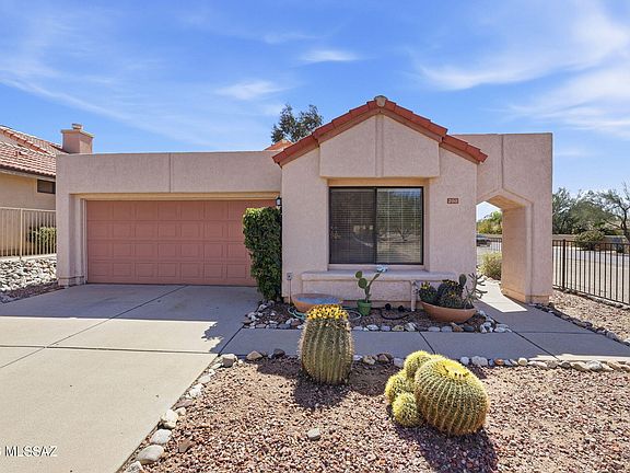 2nd image of 200 E Ridgeland St