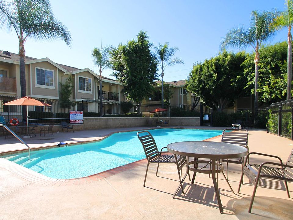 Complex has community pool, spa, exercises room. Club house for rent for special occasions.