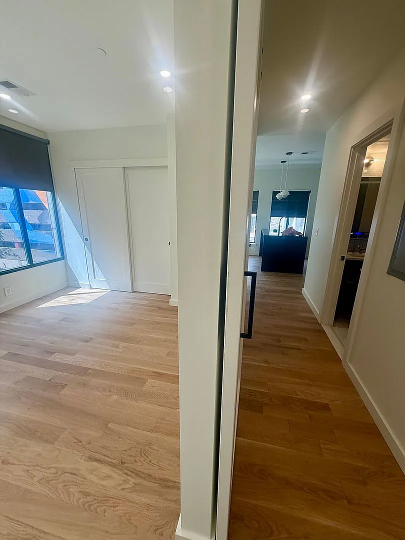 Brand new units 0-1 bedroom — Photo 4
