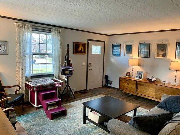 3rd image of 570 Kenbrook Dr