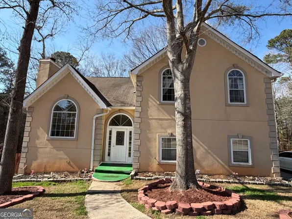 9491 Lakeview Ct, Douglasville, GA 30135