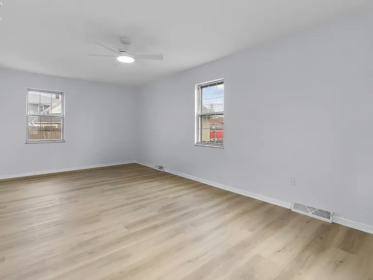 914 Hayes Ave — Photo 26