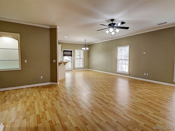 4th image of 715 Frankfort Dr