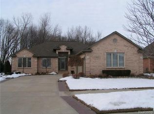 16301 Moore Park Rd, Macomb, MI 48044