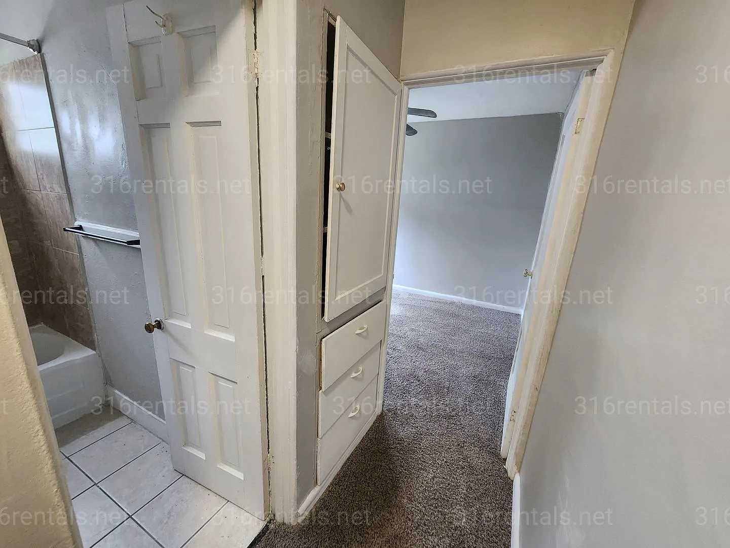 1813 N Woodland Ave — Photo 4