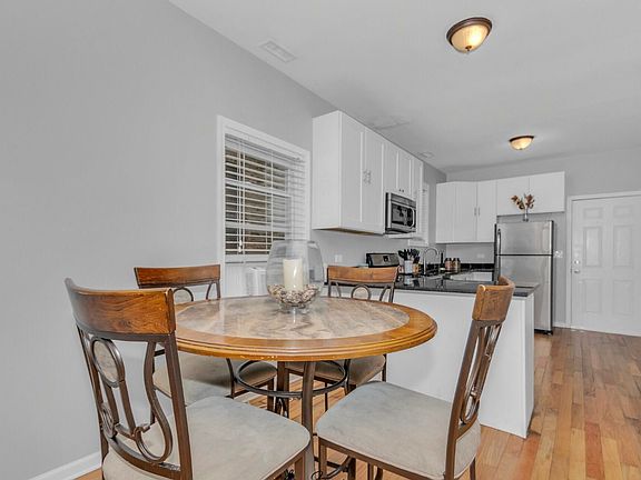 3rd image of 2840 N Campbell Ave #1