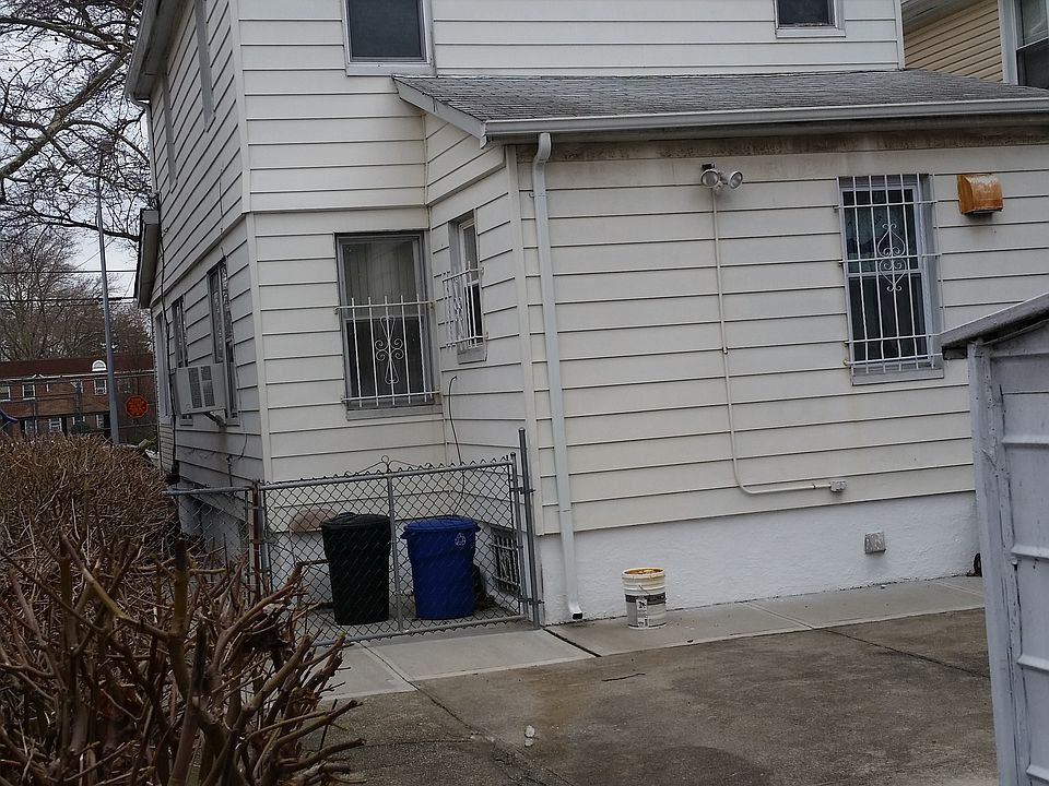 2nd image of 10933 204th St