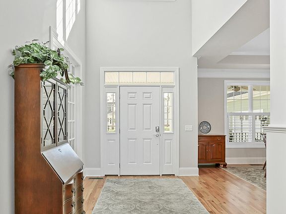 5th image of 2746 Oak Forest Dr