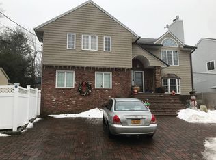 2394 Merrick Ave, Merrick, NY 11566