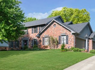 660 Woodbine Dr, Carmel, IN 46033