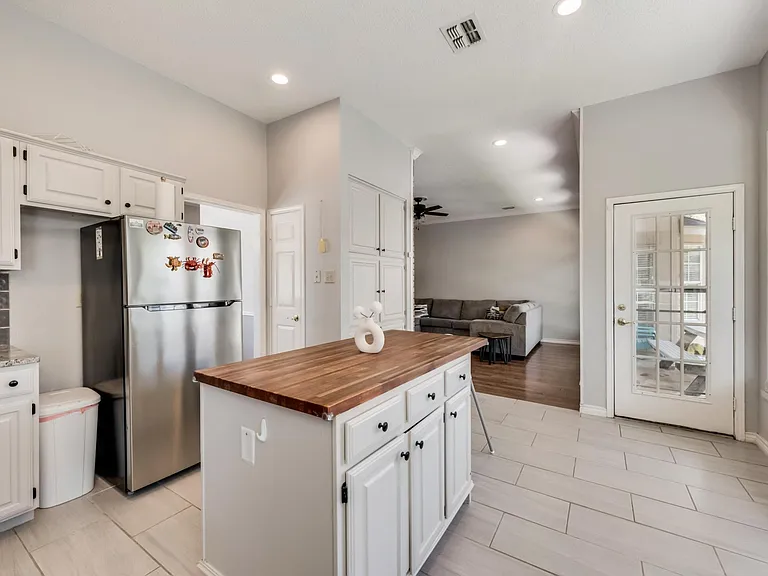 7404 Catlow Ct — Photo 12