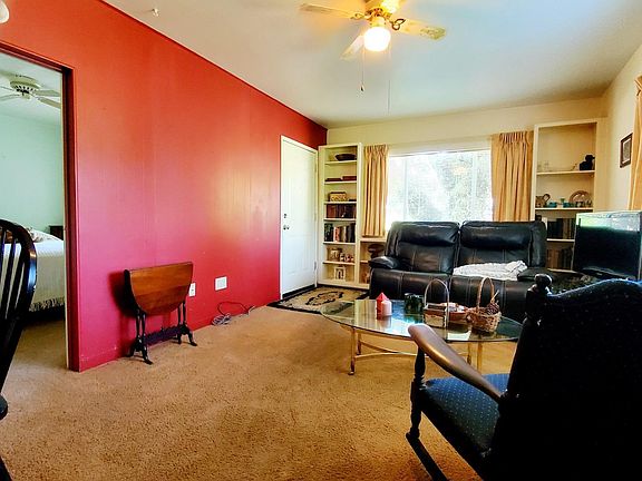 5th image of 353 Raymond Lane