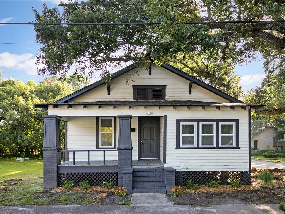 2003 Mount Herman St