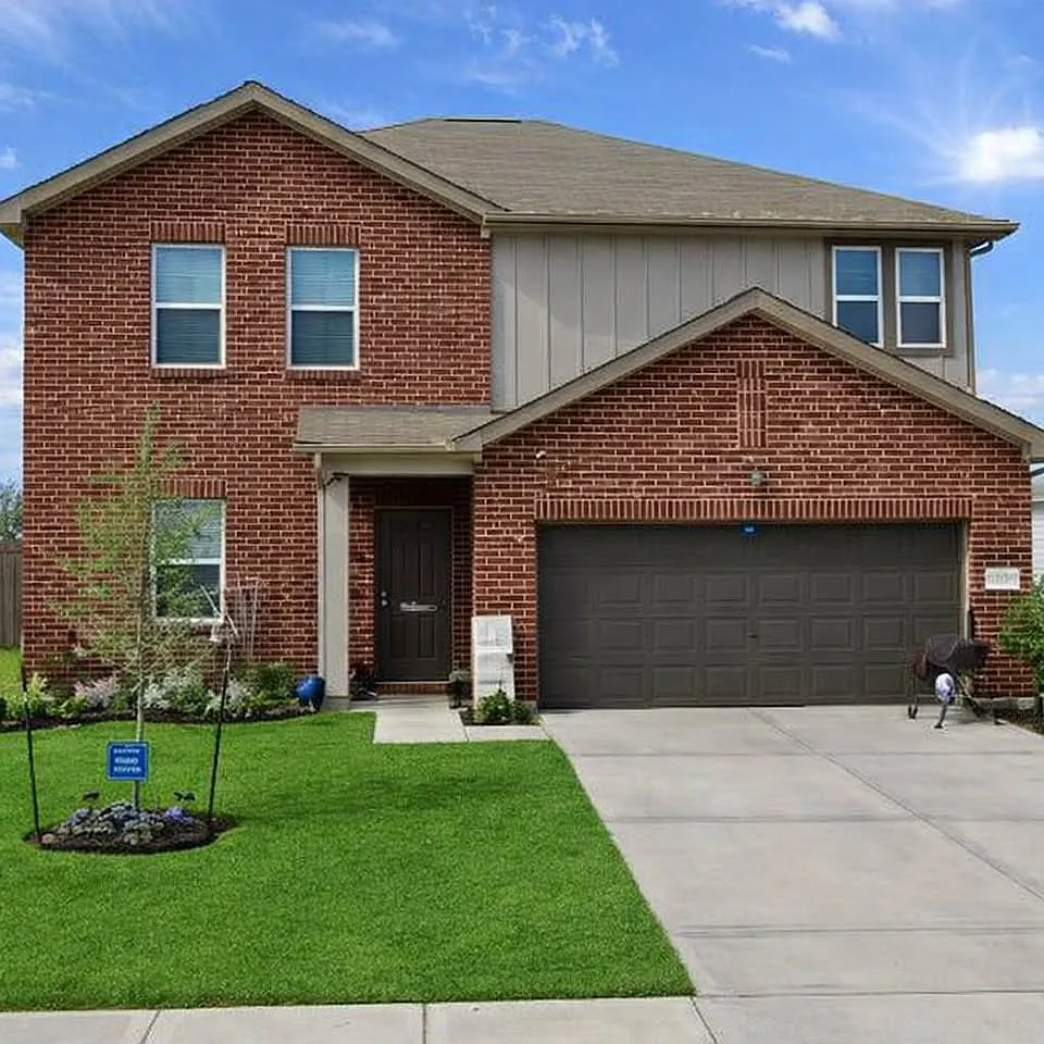 4 bed, 2095 sqft, $700 — Photo 1