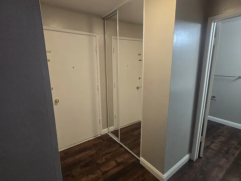 520 Van Buren Avenue — Photo 24