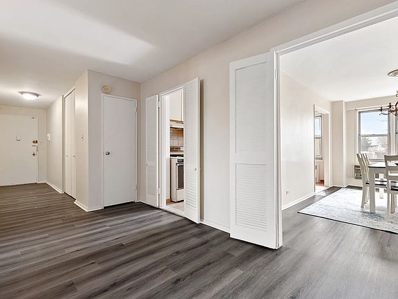 4th image of 370 Ocean Pkwy APT 4H