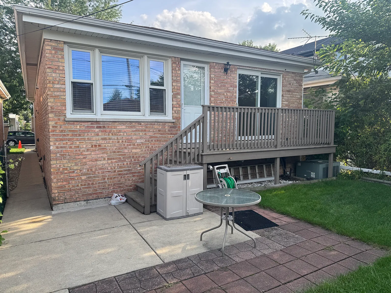 3 bed, 1350 sqft, $3,200 — Photo 2