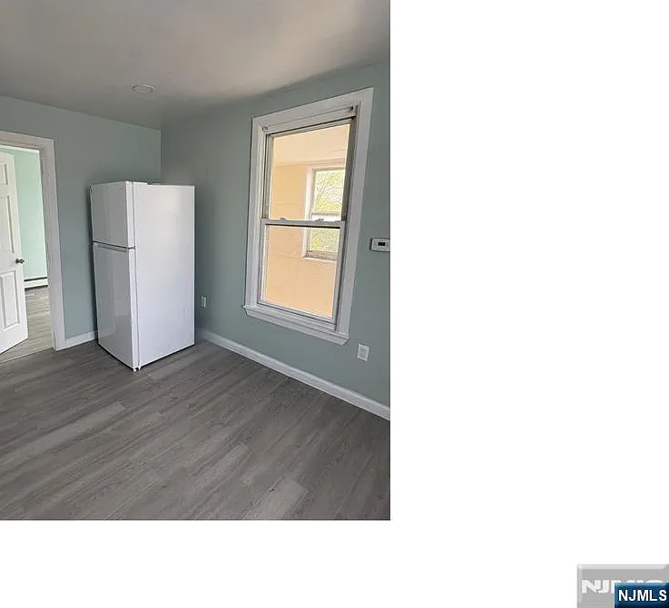 2 bed, 1.0 bath, $1,900 — Photo 4