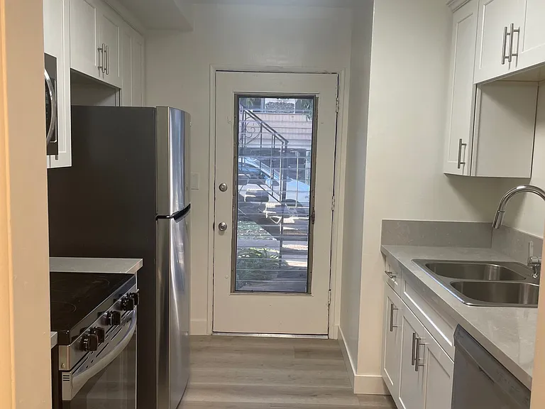 10810 Missouri Ave #2 — Photo 3