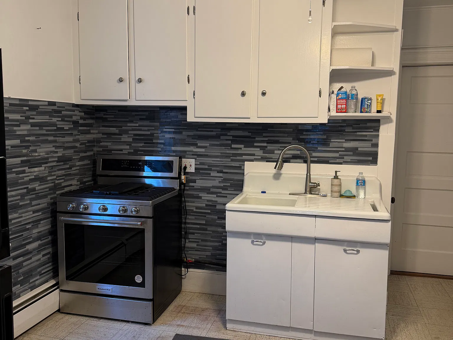 2 bed, 1000 sqft, $2,575 — Photo 1