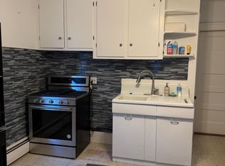 406 Cabot St APT 2L, Beverly, MA 01915