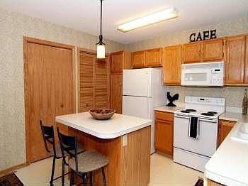 5th image of 15210 Greenhaven Way