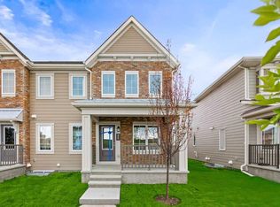 225 W Yorkville Blvd SW, Calgary, AB T2X4K2