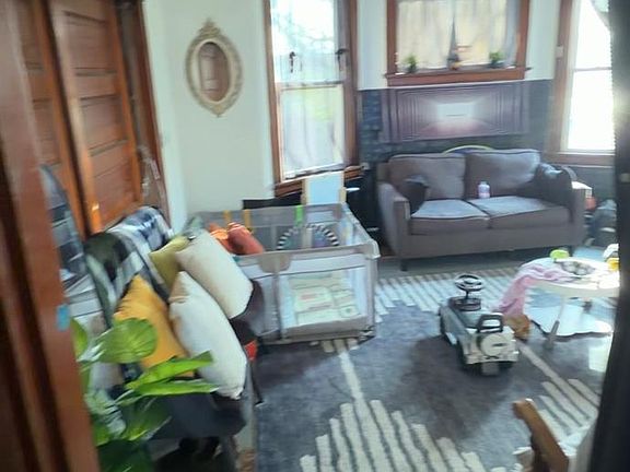 4th image of 3719 Laclede Ave