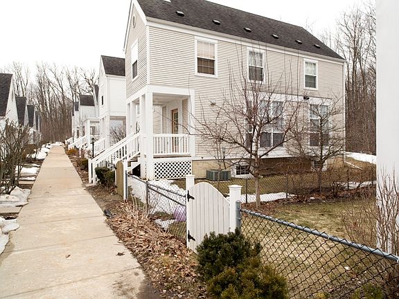 2nd image of 3212 Cardinal Dr