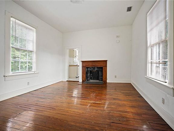 4th image of 1010 Dauphin St