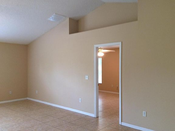 3rd image of 1049 SW Cornelia Ave