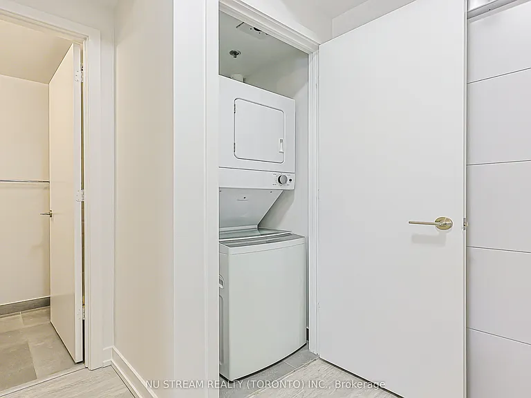 203 College St #905 — Photo 30