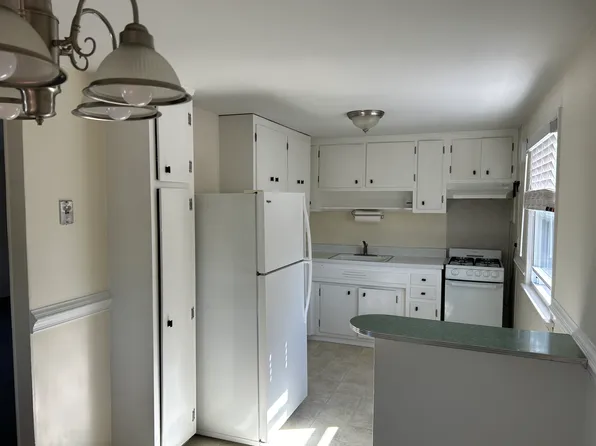 (undisclosed Address), Lynbrook, NY 11563