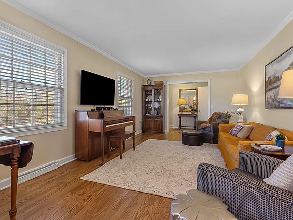 2nd image of 5 Coleman Park Cir
