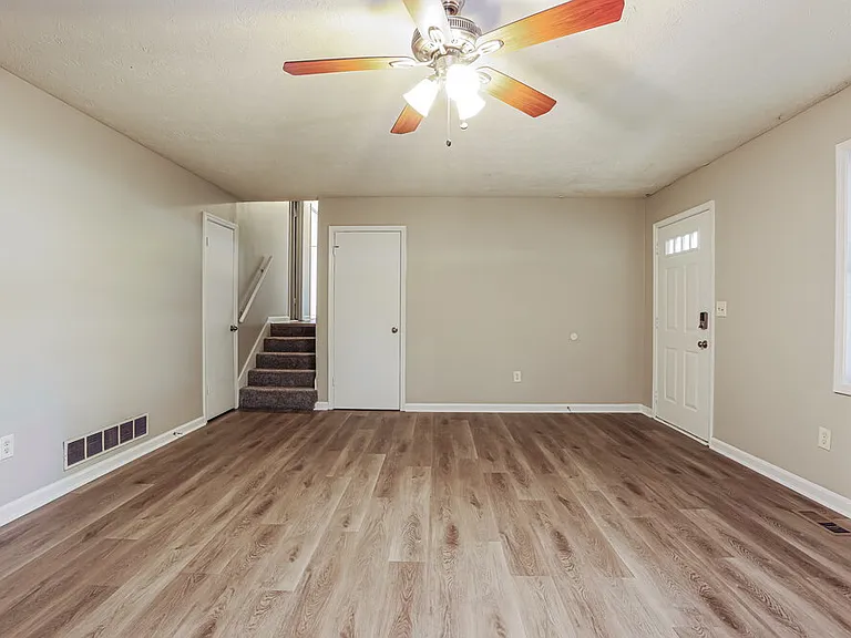 3237 Carmel Dr — Photo 7